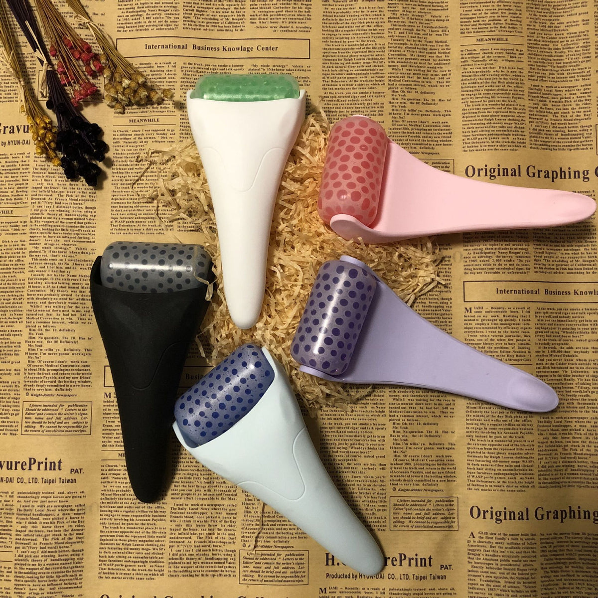 Ice Roller Face Massager – De-Puff, Lift & Brighten Your Skin